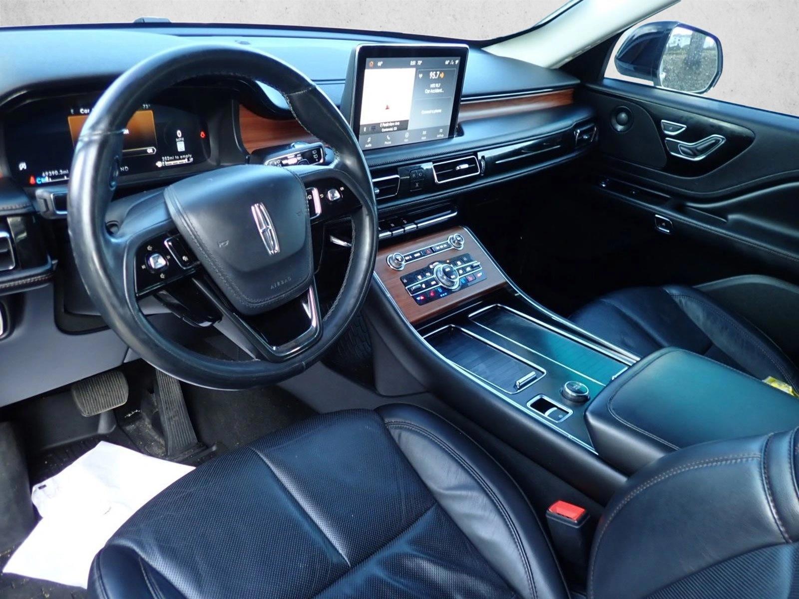 Thumbnail: 2020 Lincoln Aviator - 3