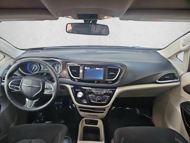2022 Chrysler Voyager