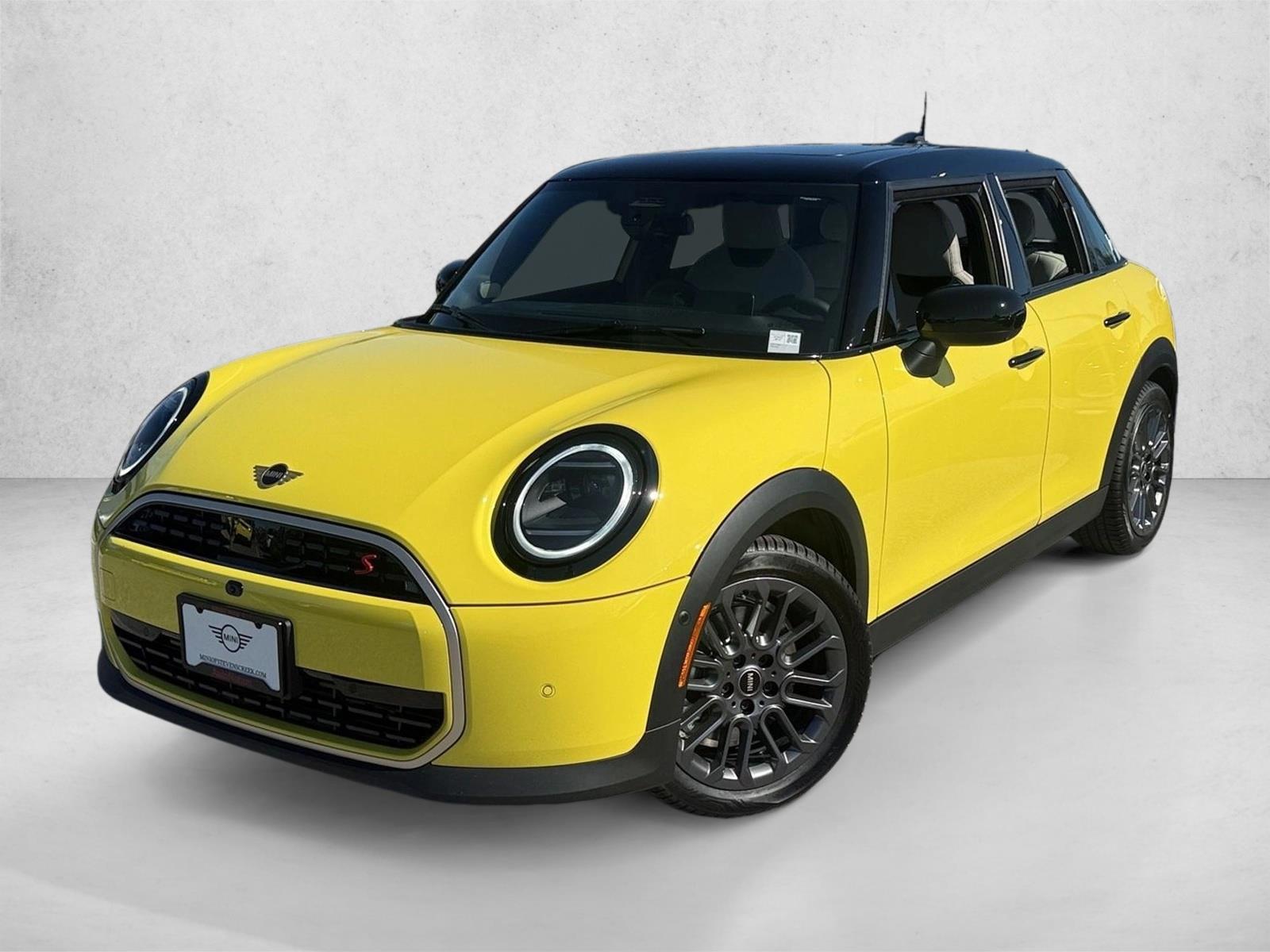Thumbnail: 2027 MINI Cooper Hardtop - 1