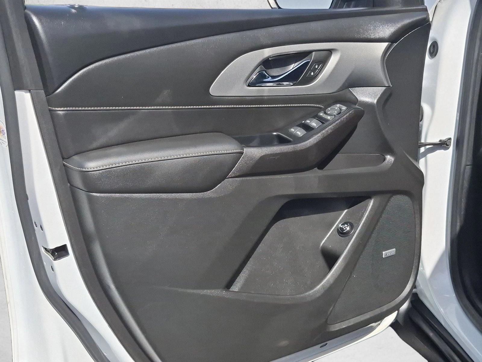 2023 Chevrolet Traverse 3LT - Photo 11