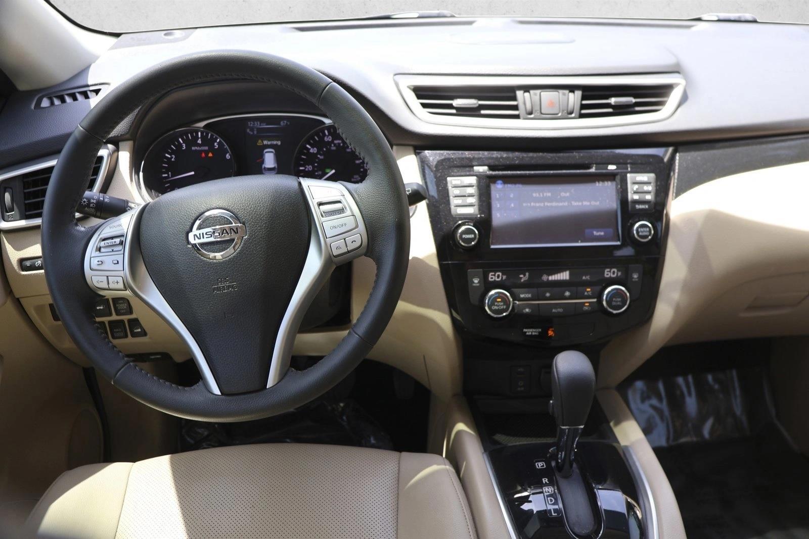 Thumbnail: 2016 Nissan Rogue - 4