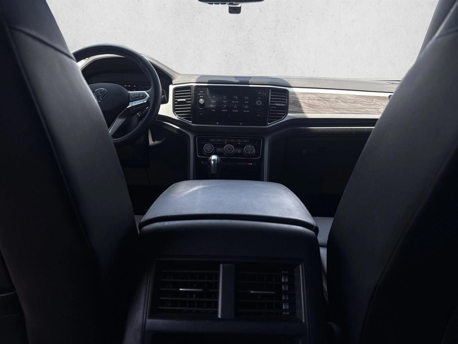 Thumbnail: 2022 Volkswagen Atlas - 3
