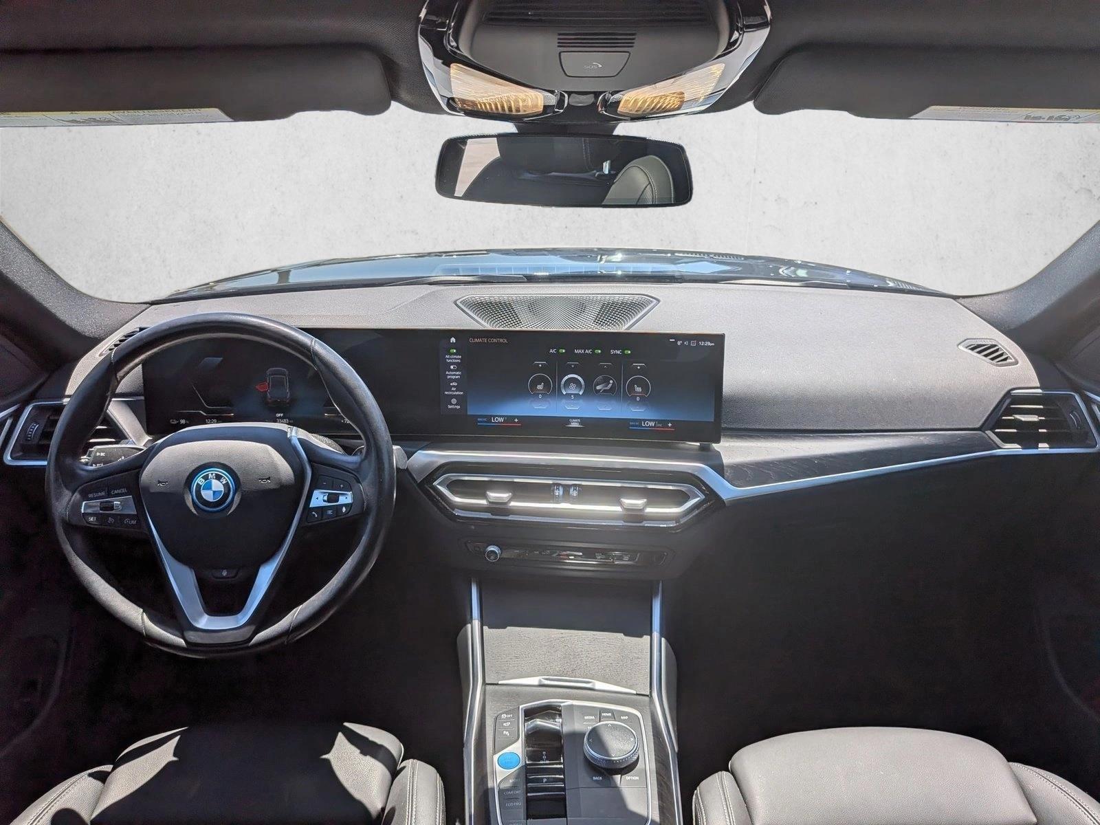 Thumbnail: 2023 BMW i4 - 4