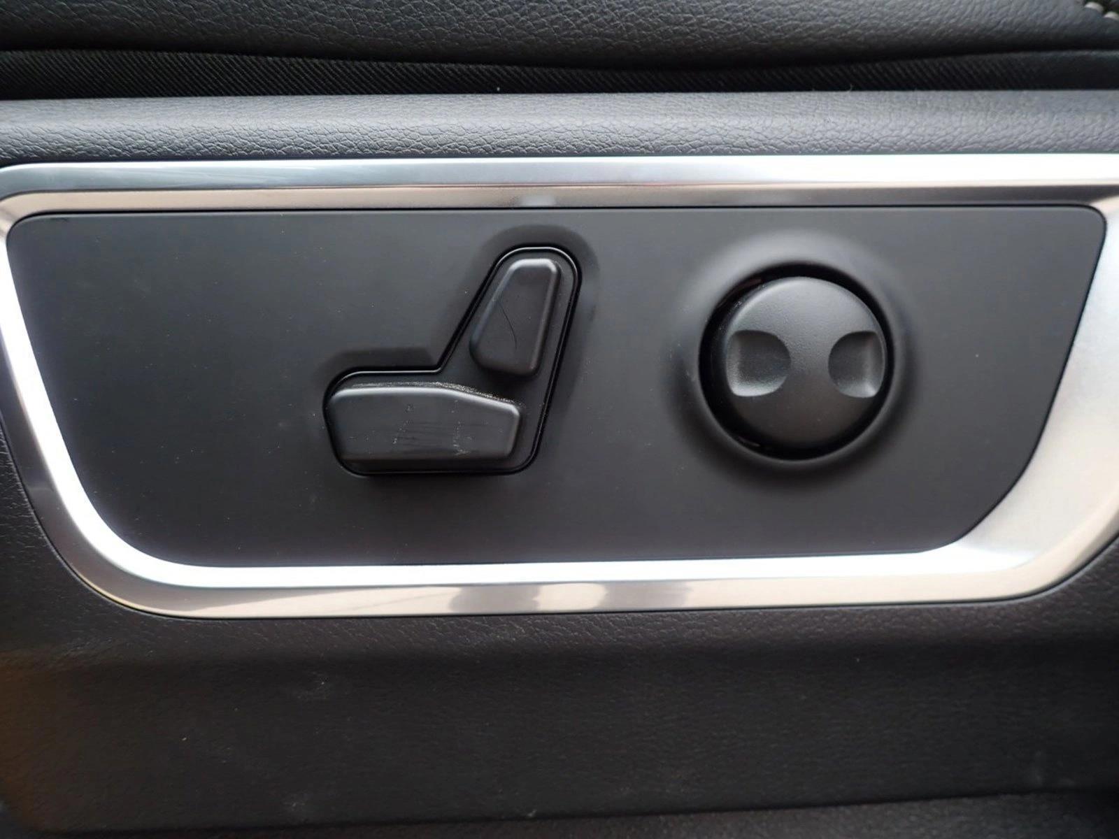 Thumbnail: 2026 RAM 1500 - 4