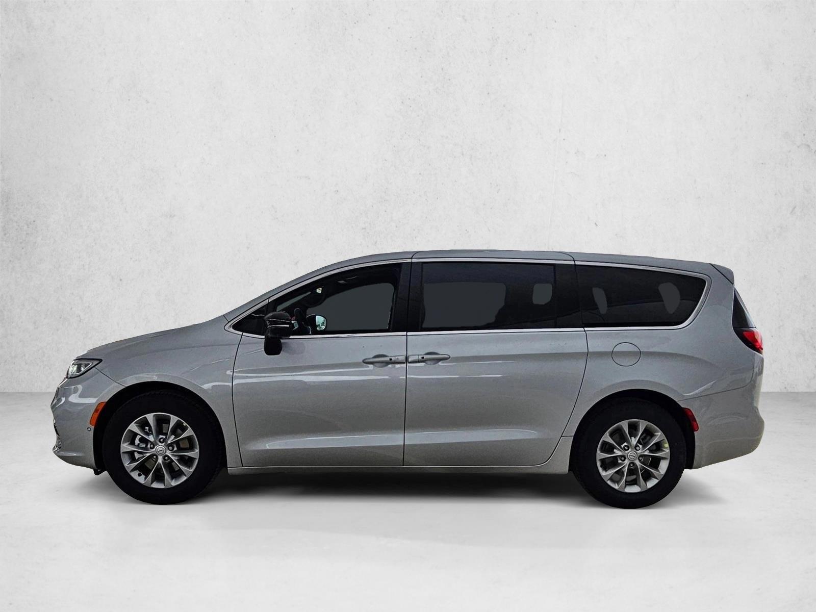 Thumbnail: 2026 Chrysler Pacifica - 2