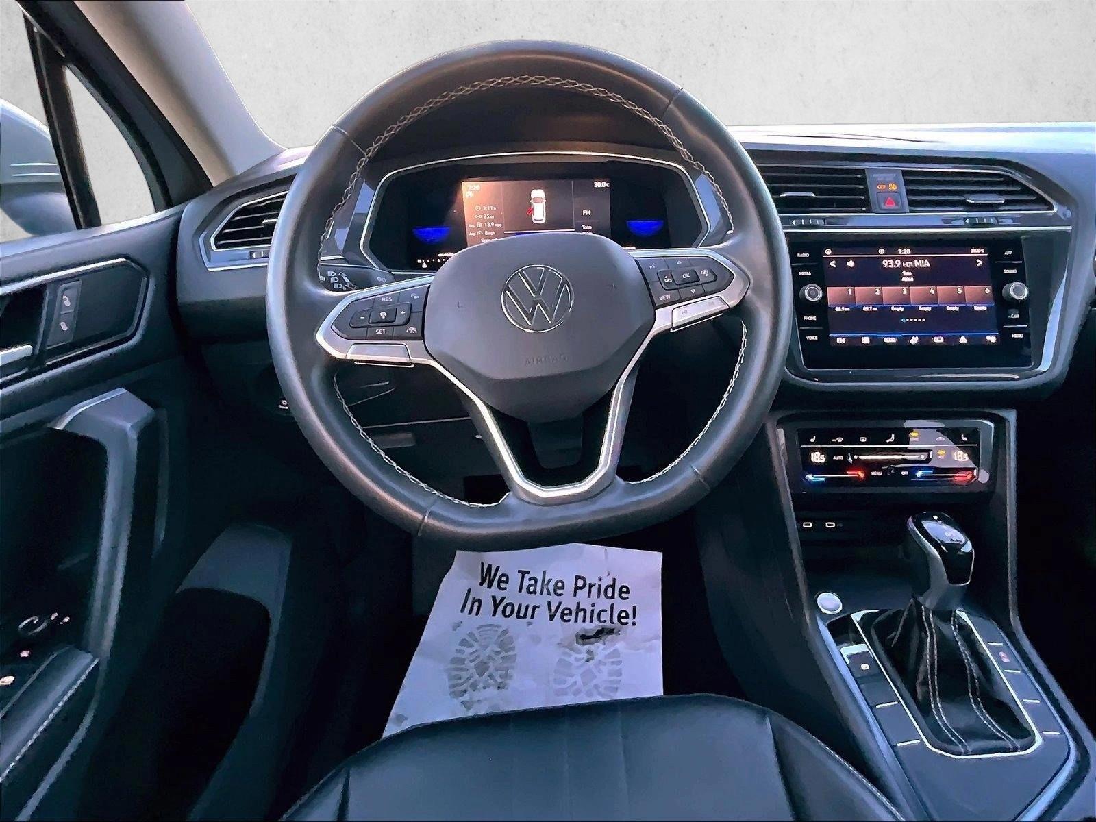Thumbnail: 2022 Volkswagen Tiguan - 3