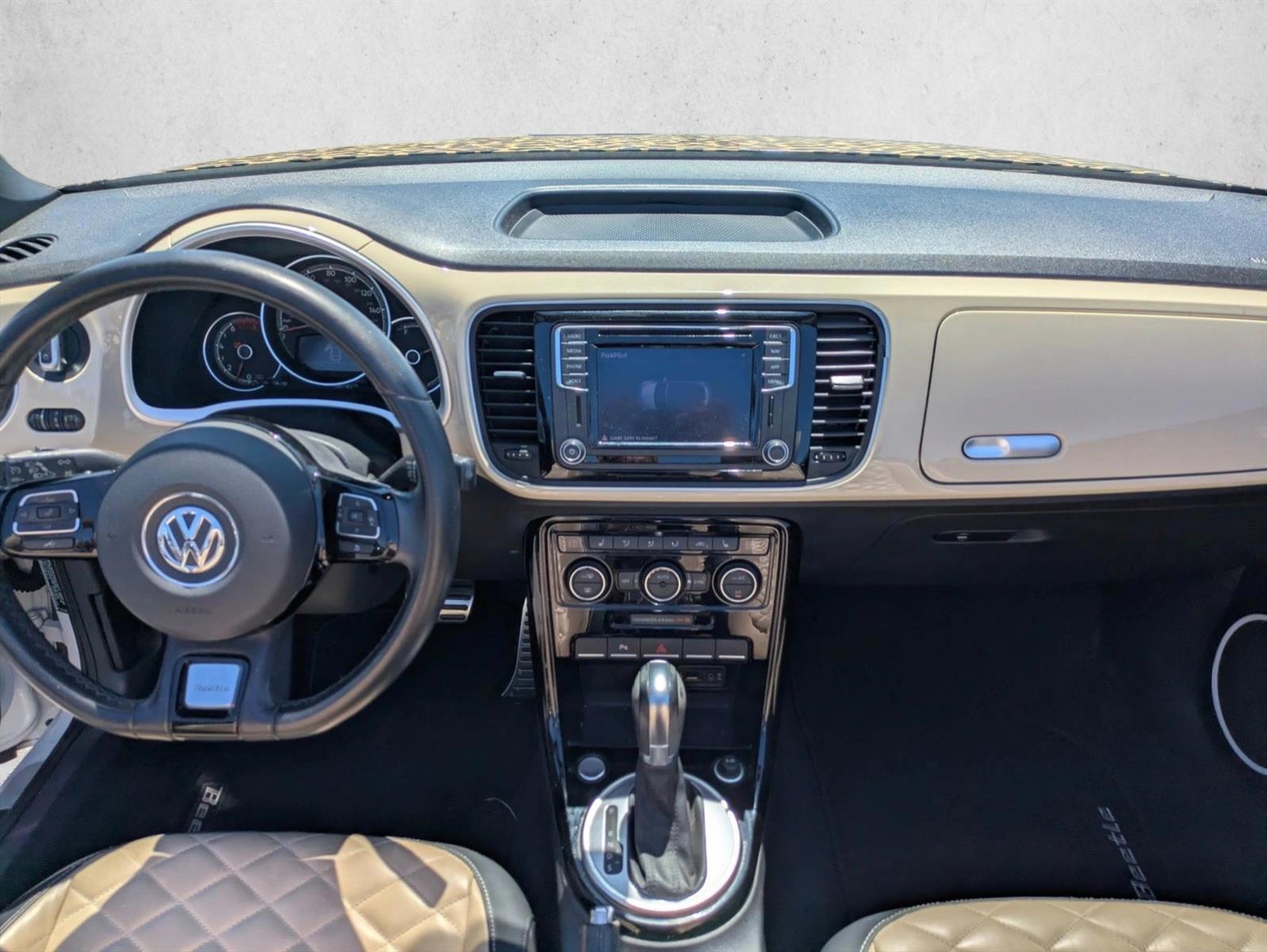 Thumbnail: 2019 Volkswagen Beetle - 4