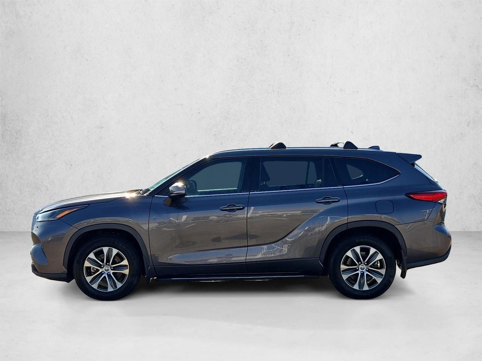 Thumbnail: 2021 Toyota Highlander - 2
