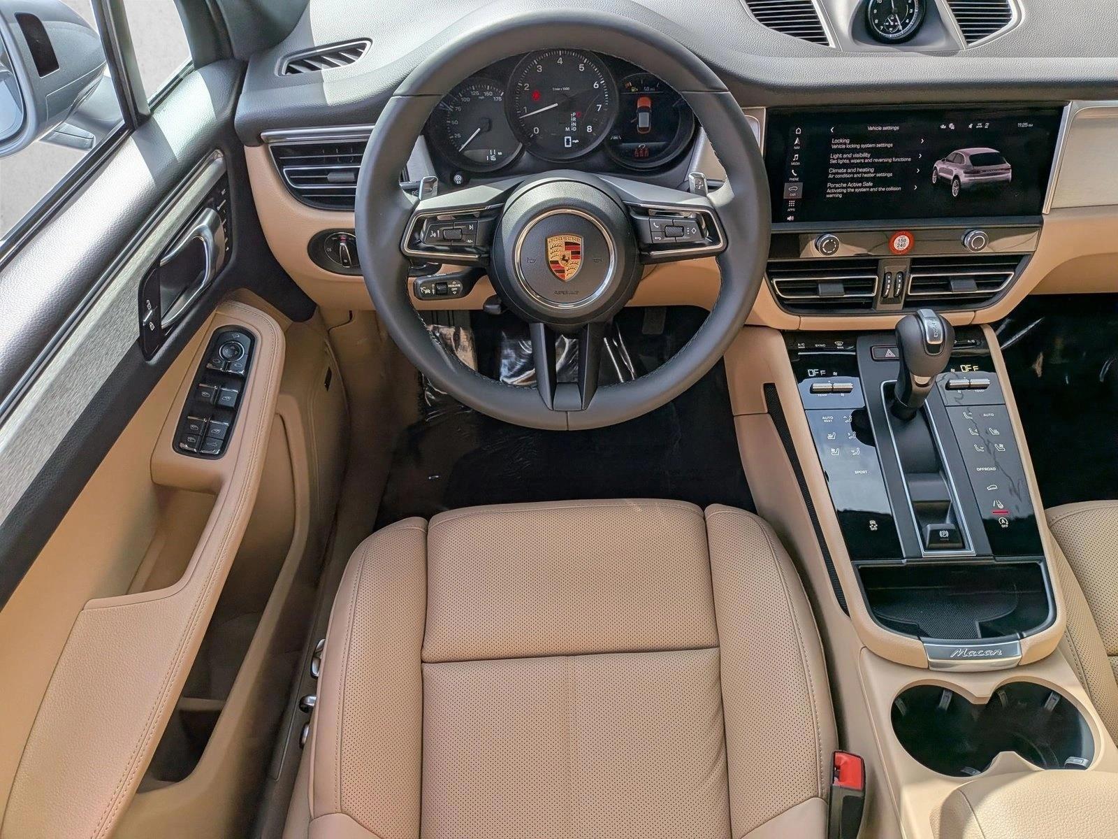 Thumbnail: 2026 Porsche Macan - 3