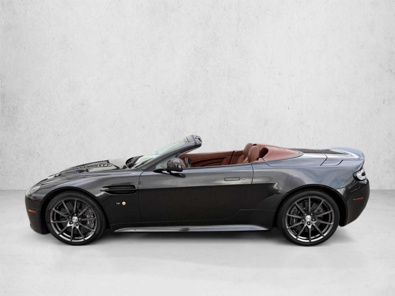 Thumbnail: 2017 Aston Martin Vantage - 3