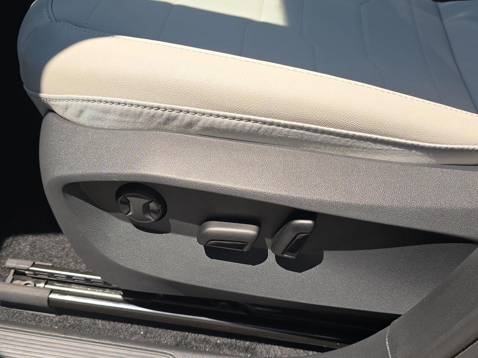 Thumbnail: 2026 Volkswagen Taos - 3