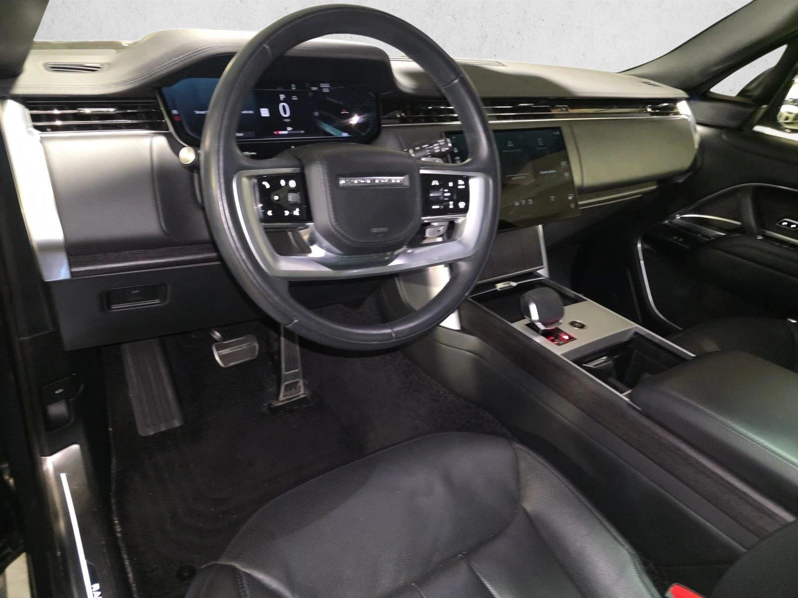 Thumbnail: 2025 Land Rover Range Rover - 4