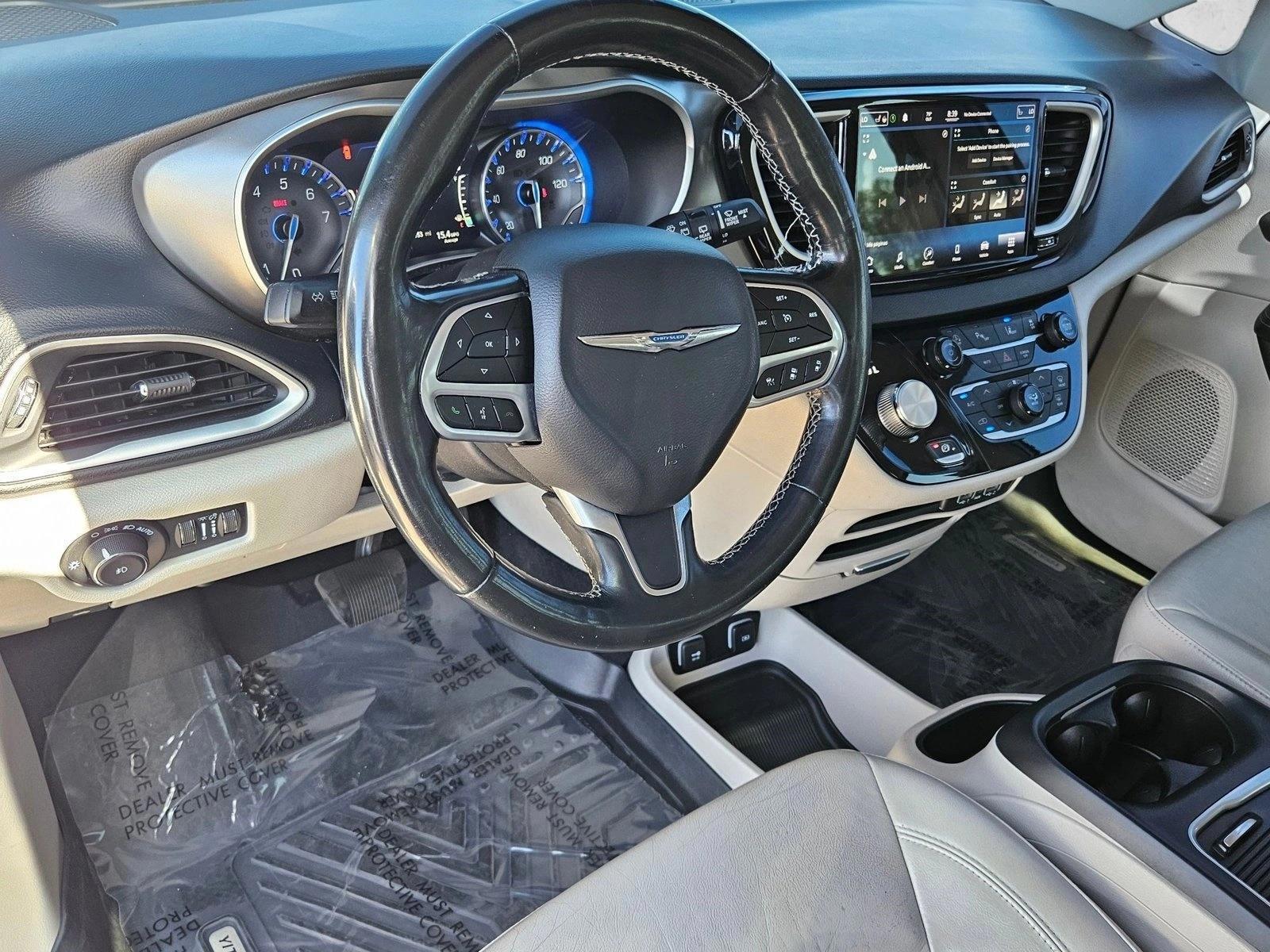 Thumbnail: 2021 Chrysler Pacifica - 3