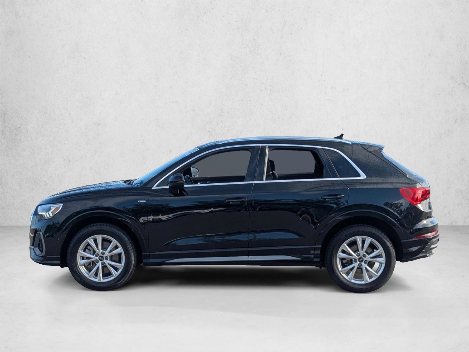 Thumbnail: 2023 Audi Q3 - 2