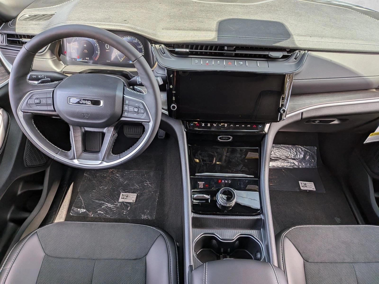 Thumbnail: 2026 Jeep Grand Cherokee L - 3