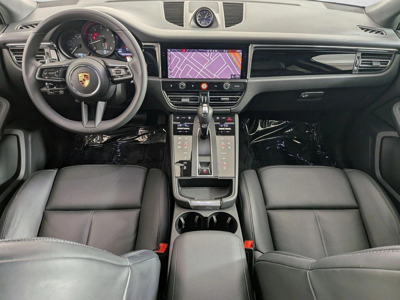 Thumbnail: 2025 Porsche Macan - 5