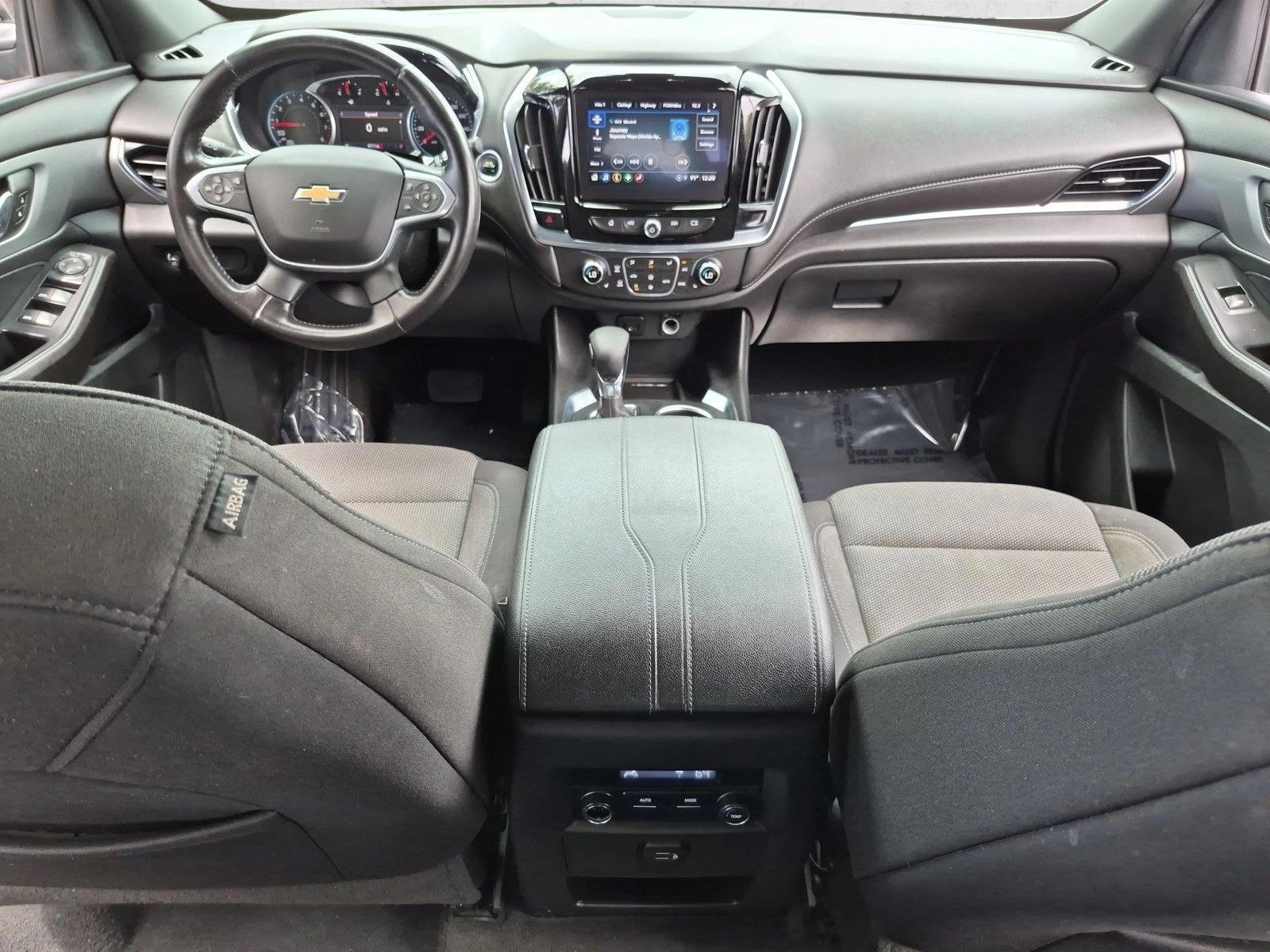 Thumbnail: 2022 Chevrolet Traverse - 3