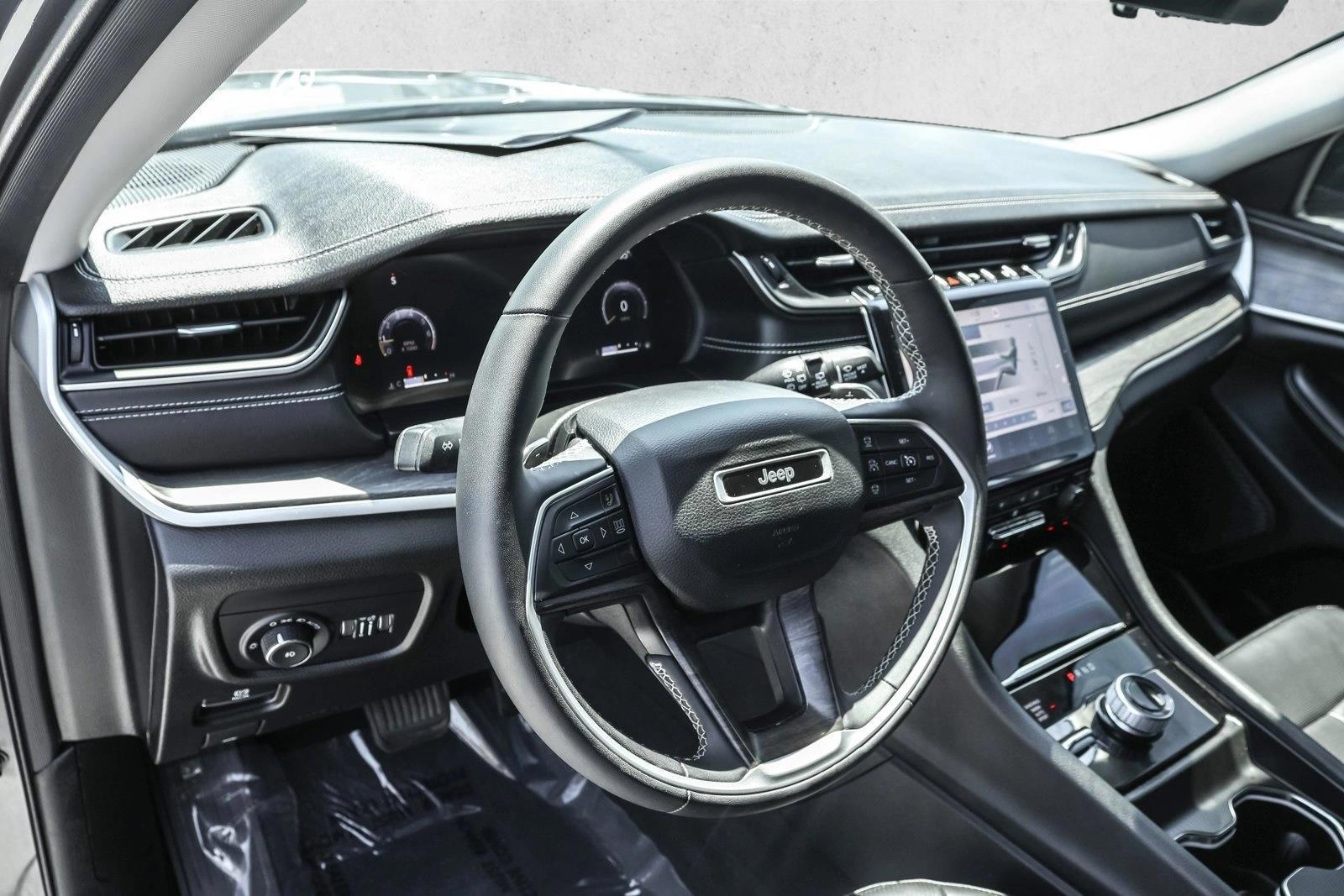 Thumbnail: 2023 Jeep Grand Cherokee L - 3