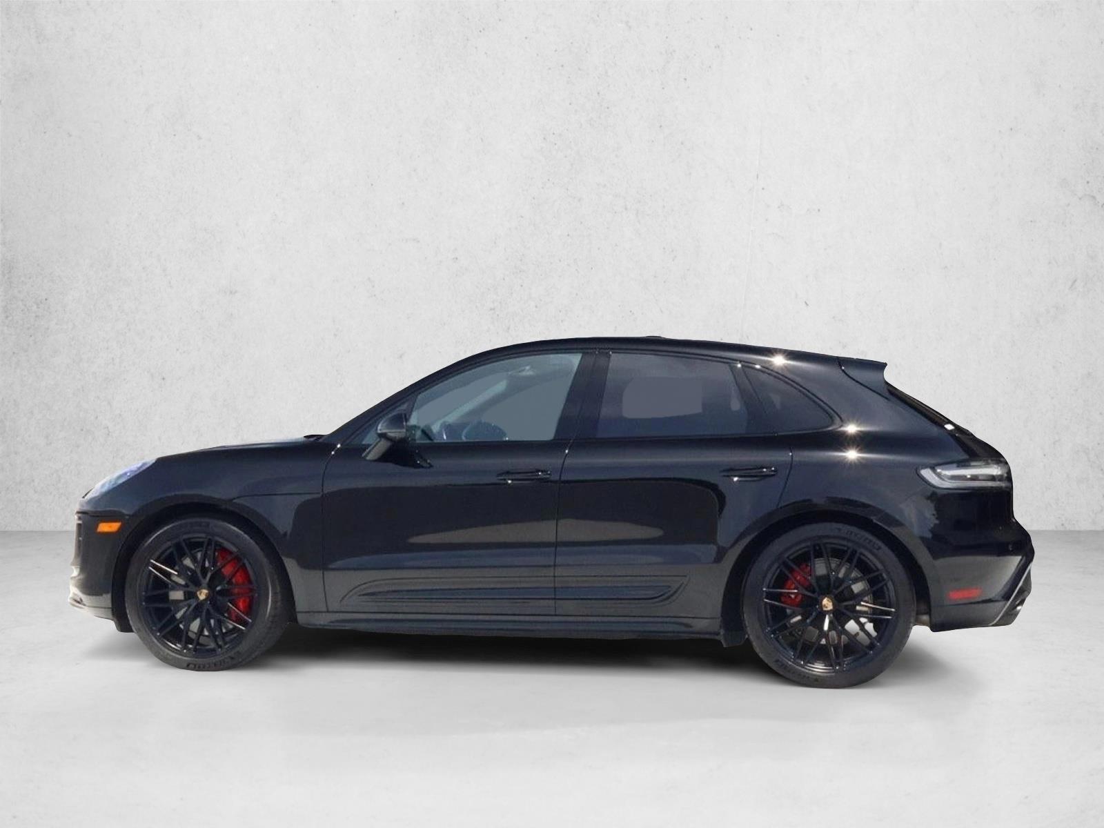 Thumbnail: 2023 Porsche Macan - 2