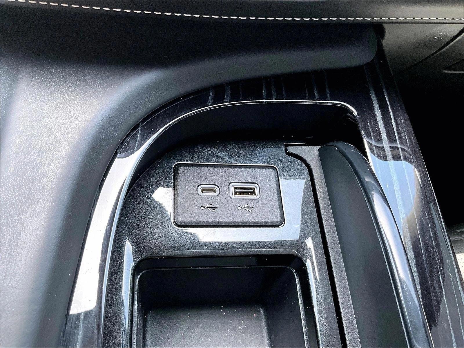 2023 Cadillac Escalade ESV V-Series - Photo 26