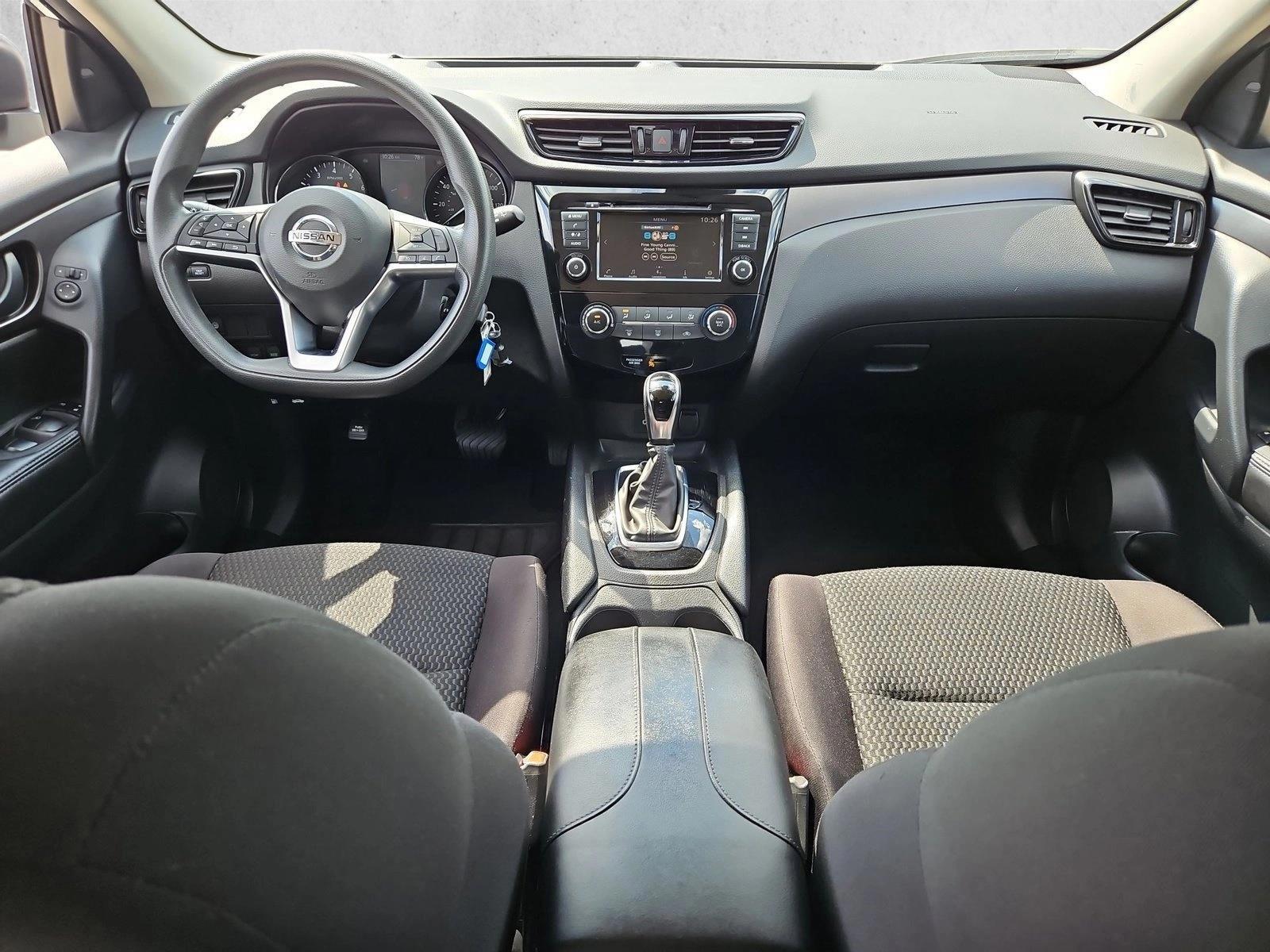 Thumbnail: 2022 Nissan Rogue Sport - 3