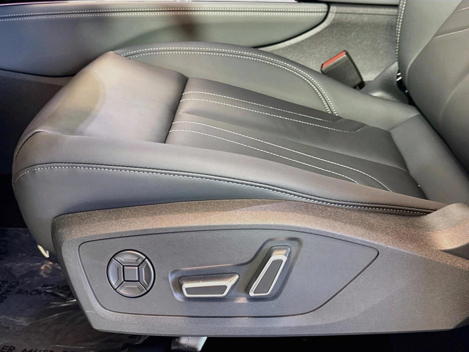 Thumbnail: 2026 Audi Q3 - 4