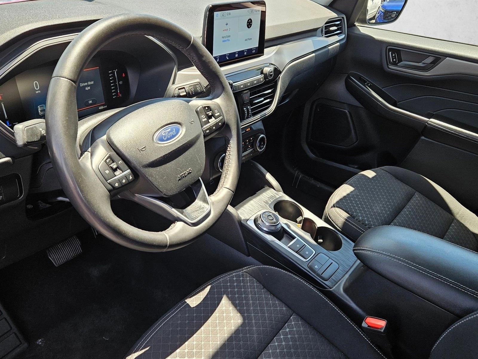 Thumbnail: 2023 Ford Escape - 3