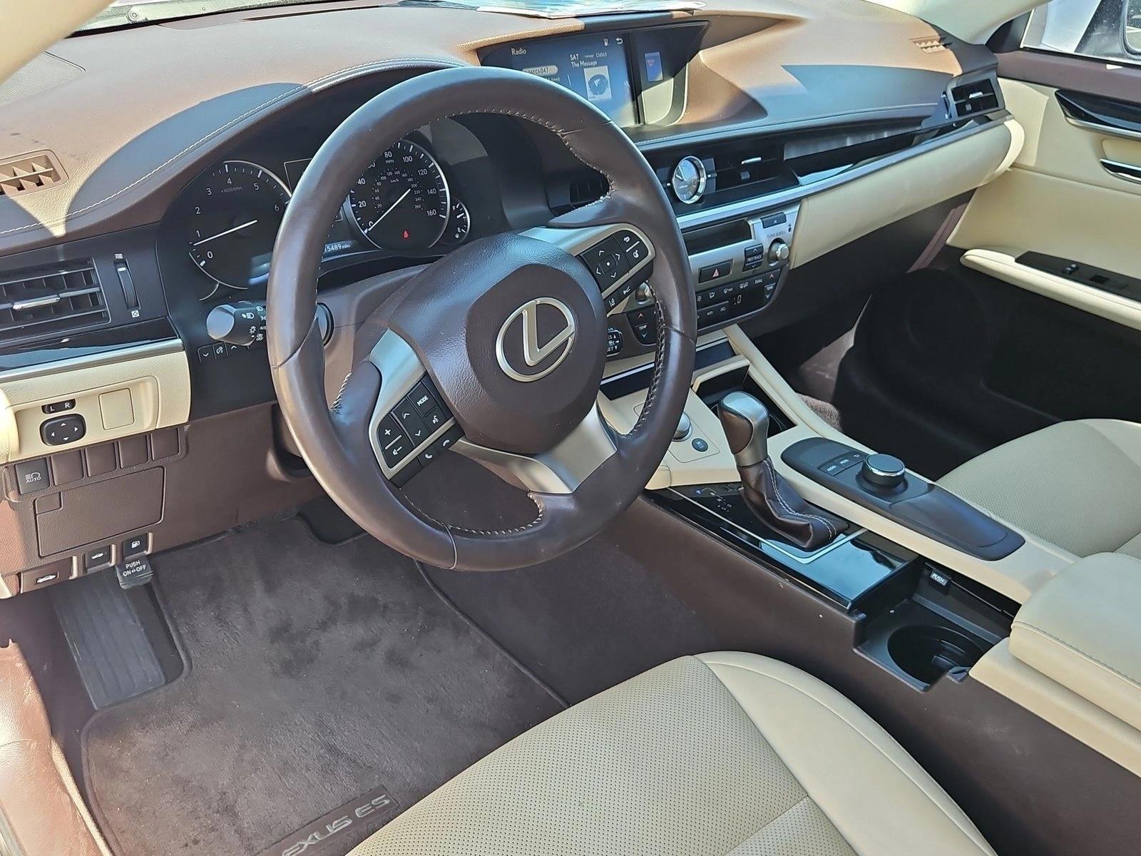 Thumbnail: 2017 Lexus ES - 3
