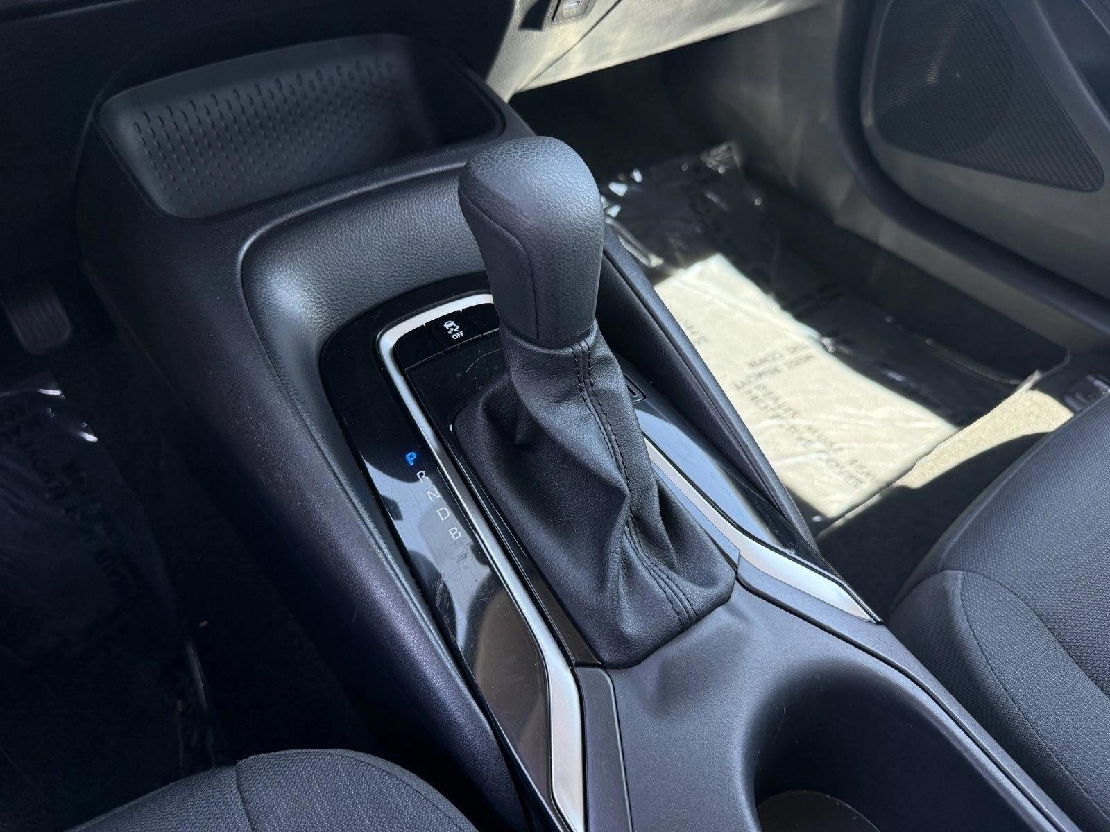 2025 Toyota Corolla LE - Photo 16