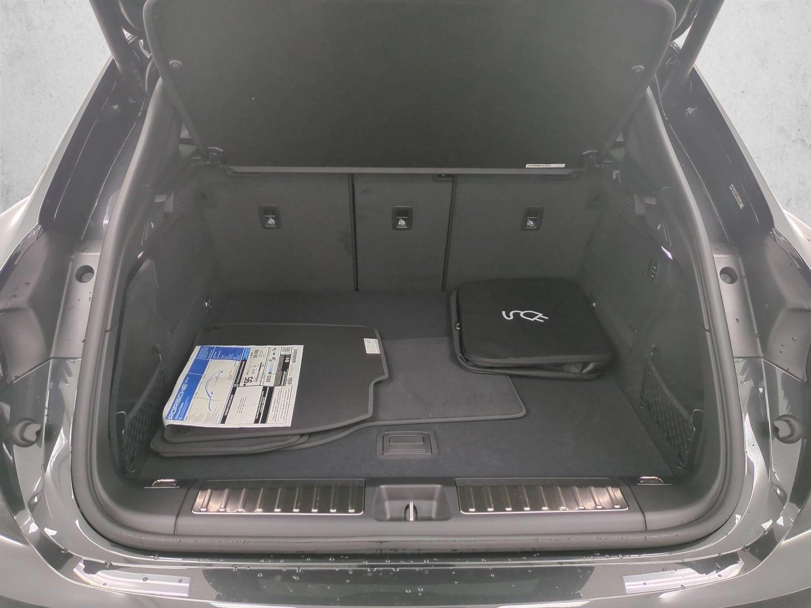 2026 Porsche Macan Base - Photo 19