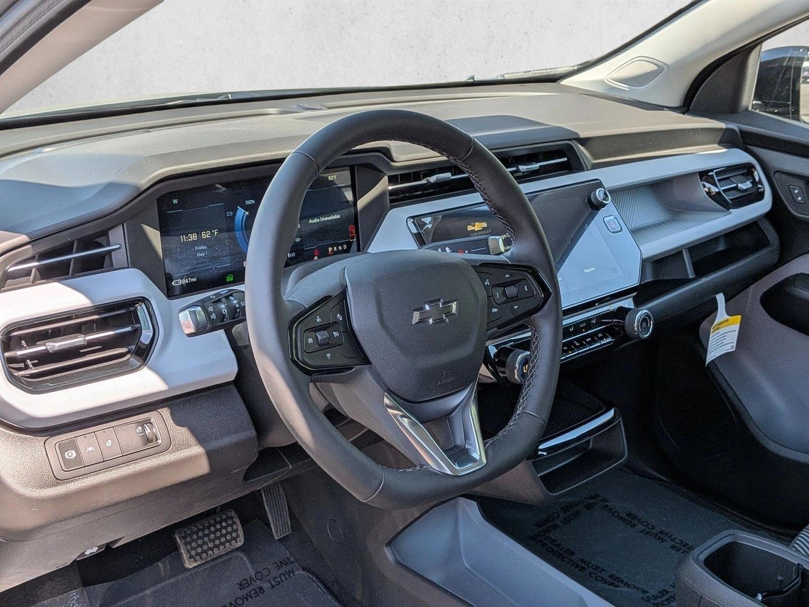 Thumbnail: 2027 Chevrolet Bolt EV - 3