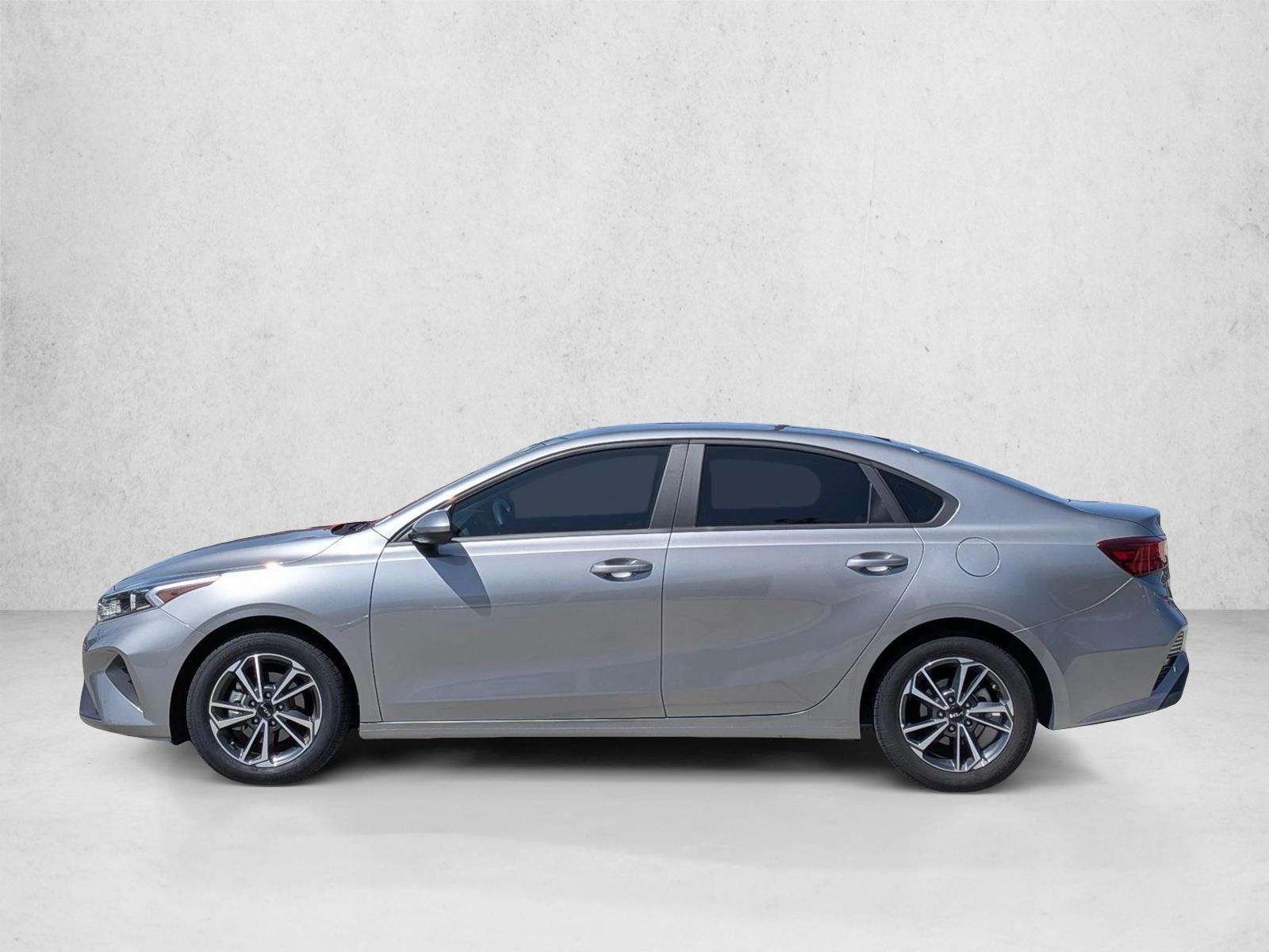 Thumbnail: 2022 Kia Forte - 2