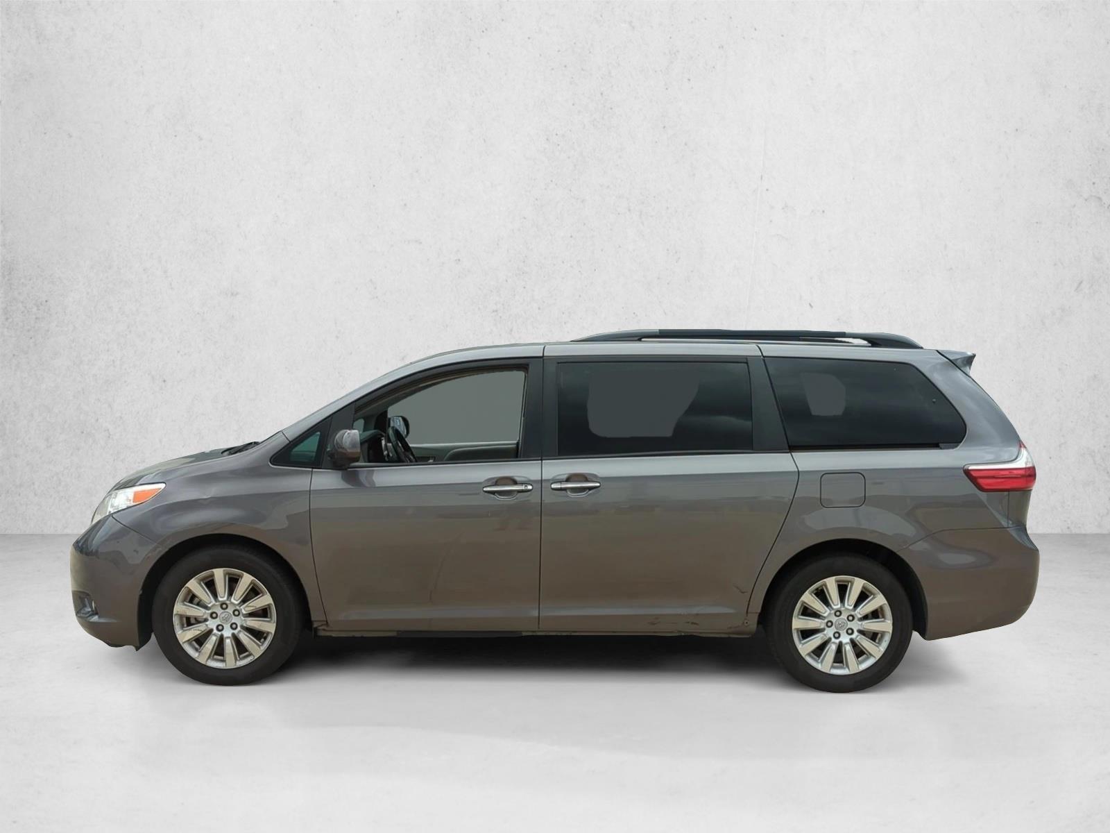 Thumbnail: 2015 Toyota Sienna - 2