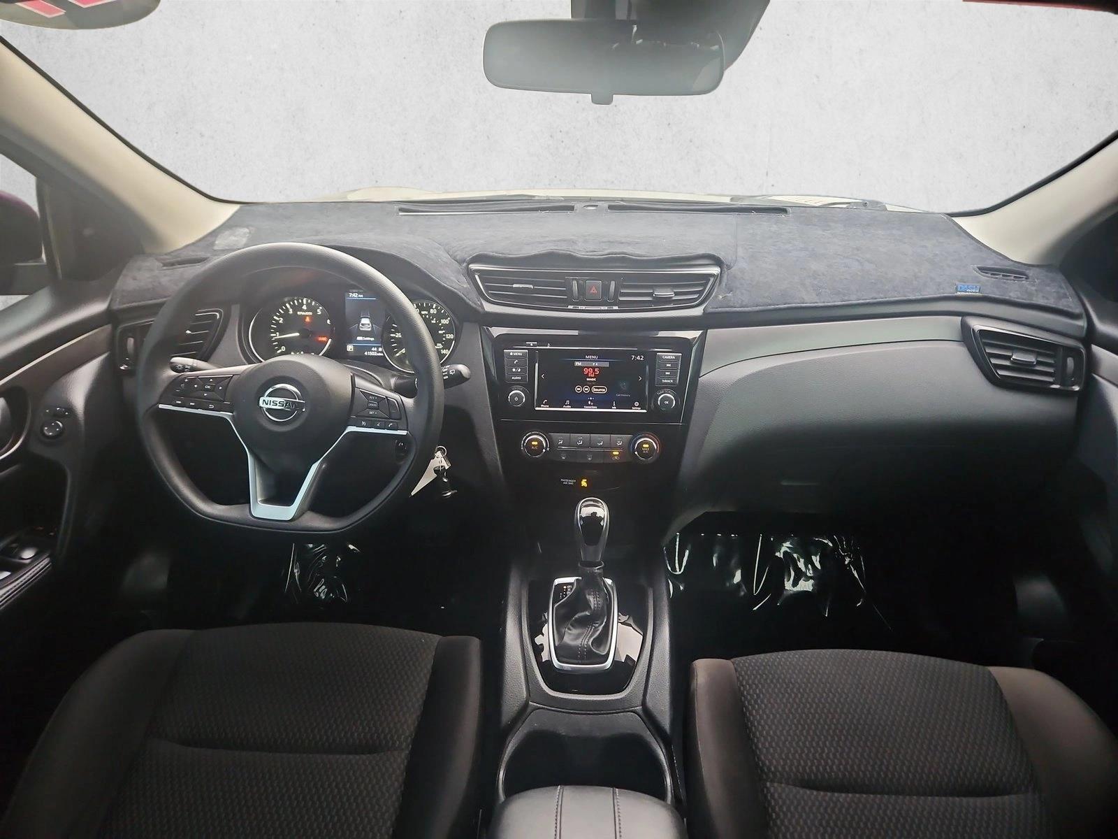 Thumbnail: 2021 Nissan Rogue Sport - 3