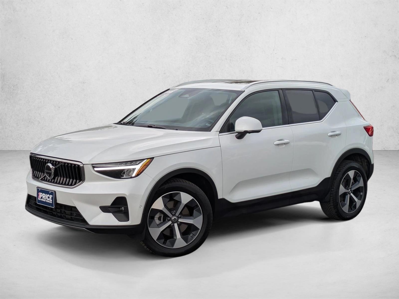 2025 Volvo XC40