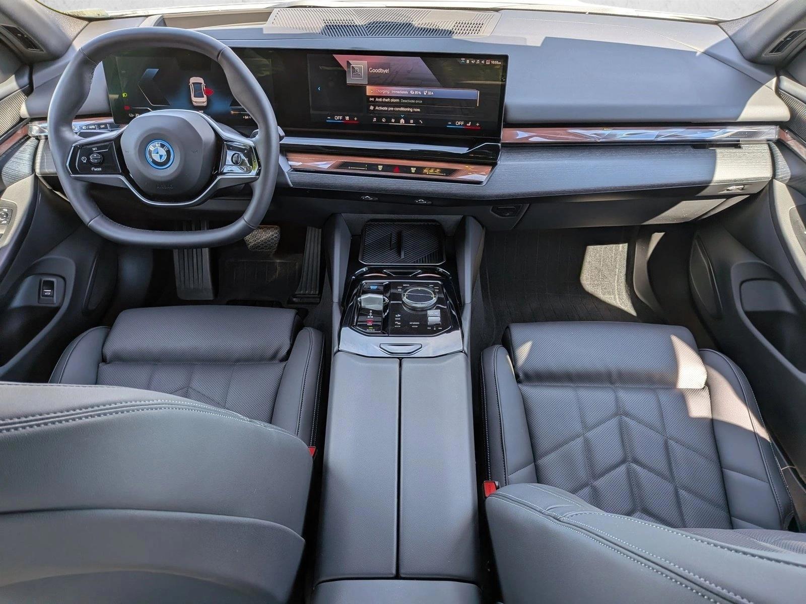 Thumbnail: 2025 BMW i5 - 3
