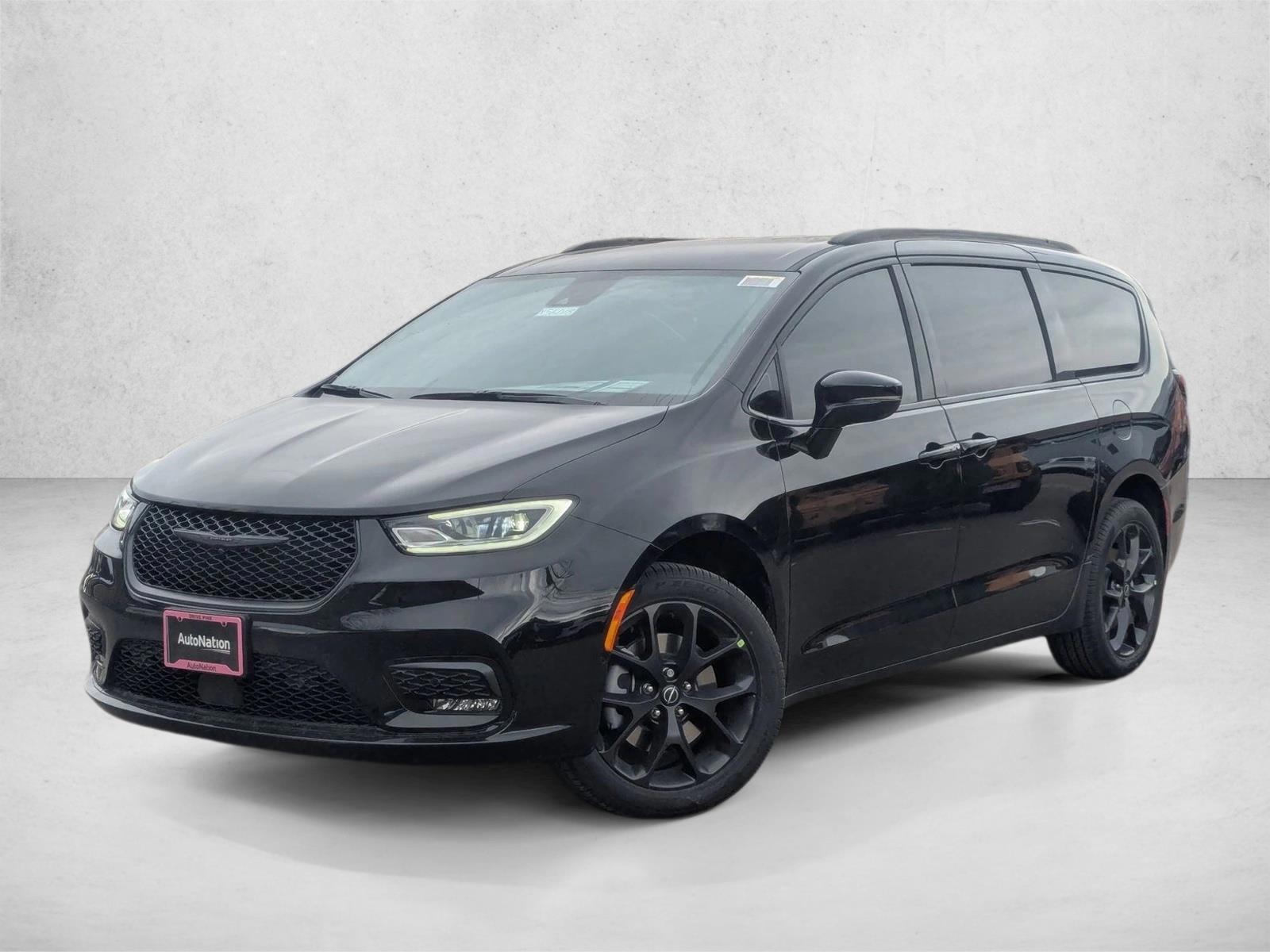 Thumbnail: 2026 Chrysler Pacifica - 1