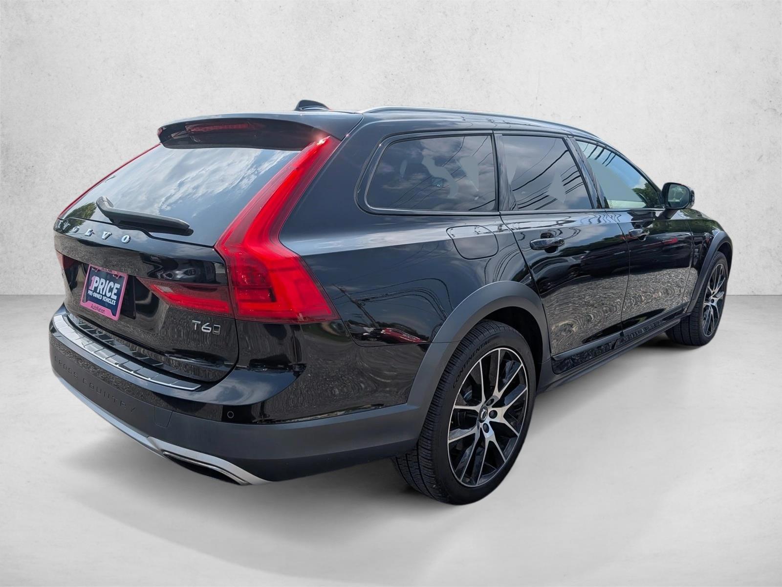 2020 Volvo V90 Cross Country