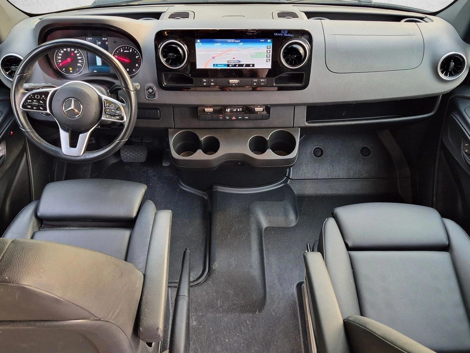 Thumbnail: 2024 Mercedes-Benz Sprinter - 3