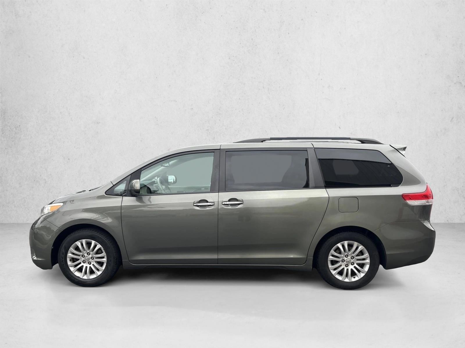 Thumbnail: 2011 Toyota Sienna - 2