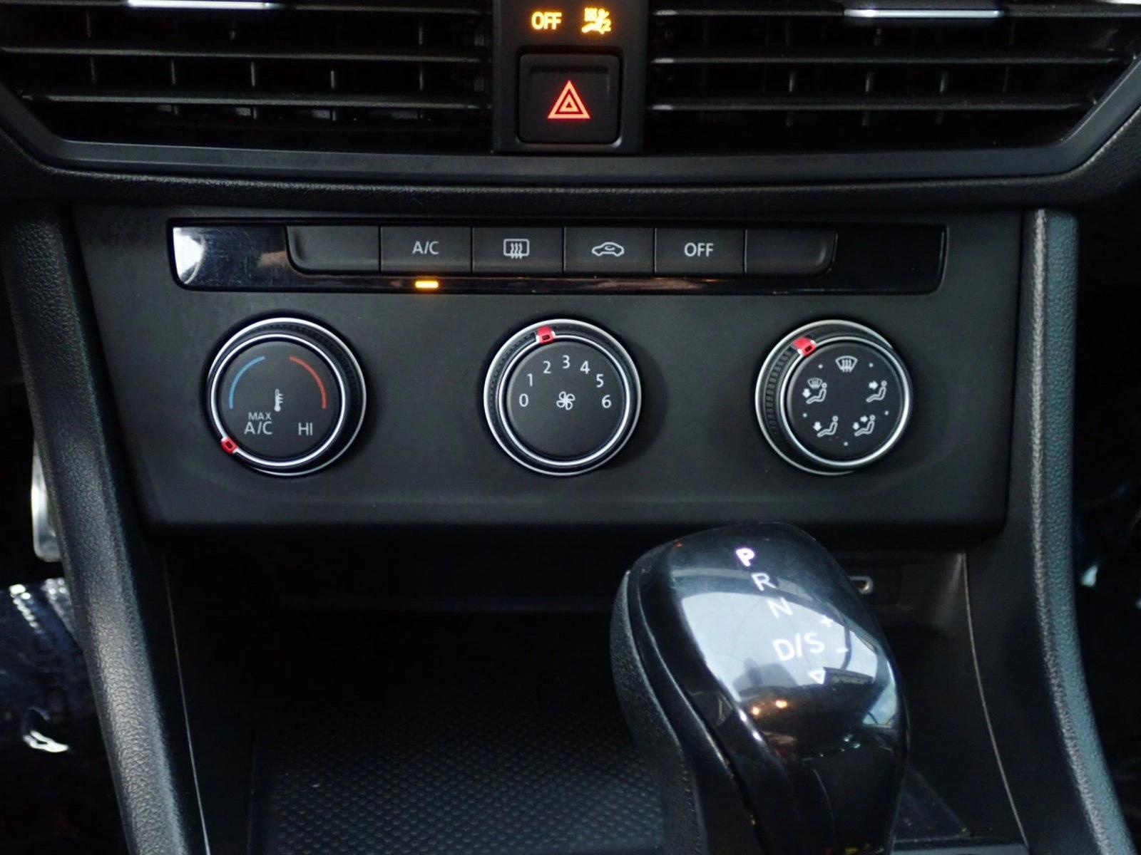 Thumbnail: 2023 Volkswagen Jetta - 4