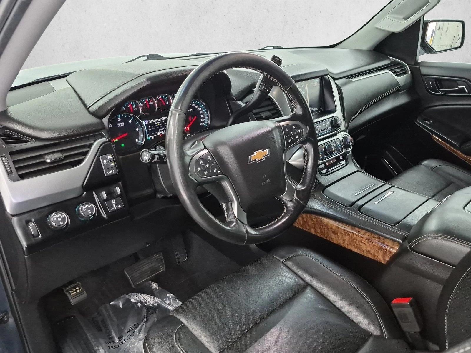 Thumbnail: 2019 Chevrolet Suburban - 3