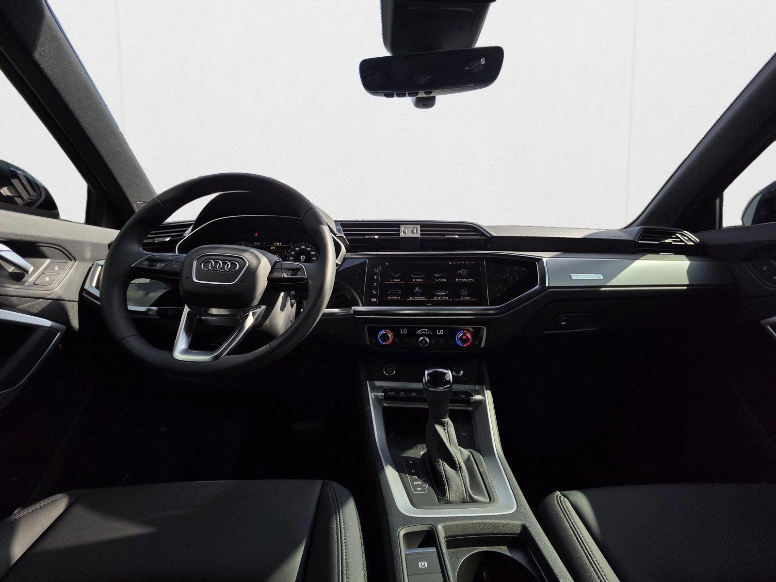 Thumbnail: 2025 Audi Q3 - 3