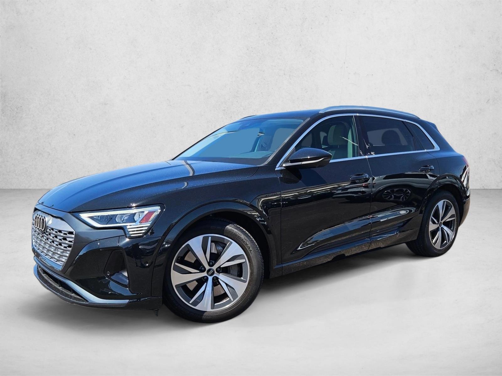 Thumbnail: 2024 Audi Q8 e-tron - 1