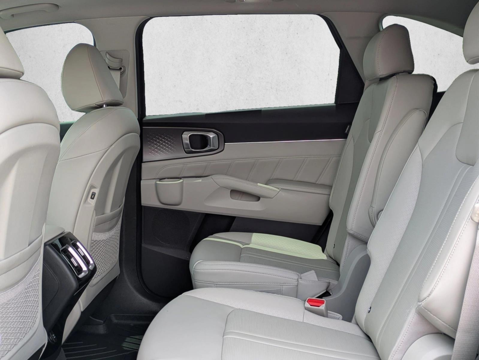 2024 Kia Sorento SX - Photo 24