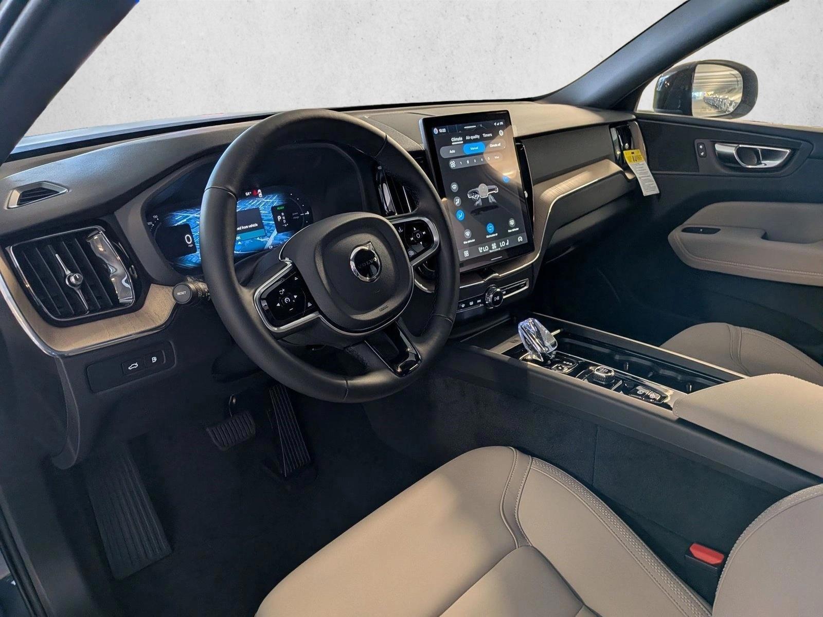 Thumbnail: 2026 Volvo XC60 - 3