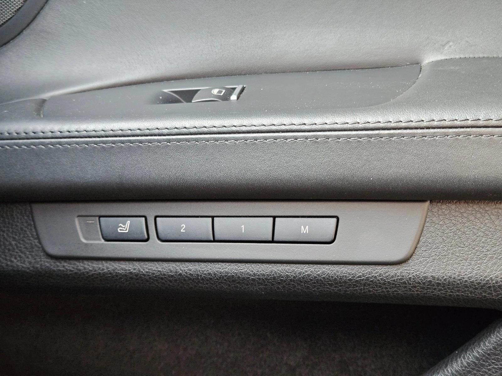 Thumbnail: 2012 BMW 7 Series - 4