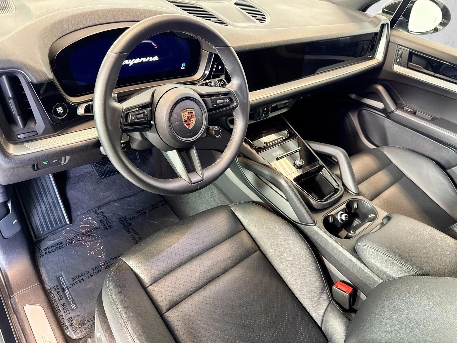 Thumbnail: 2025 Porsche Cayenne - 3
