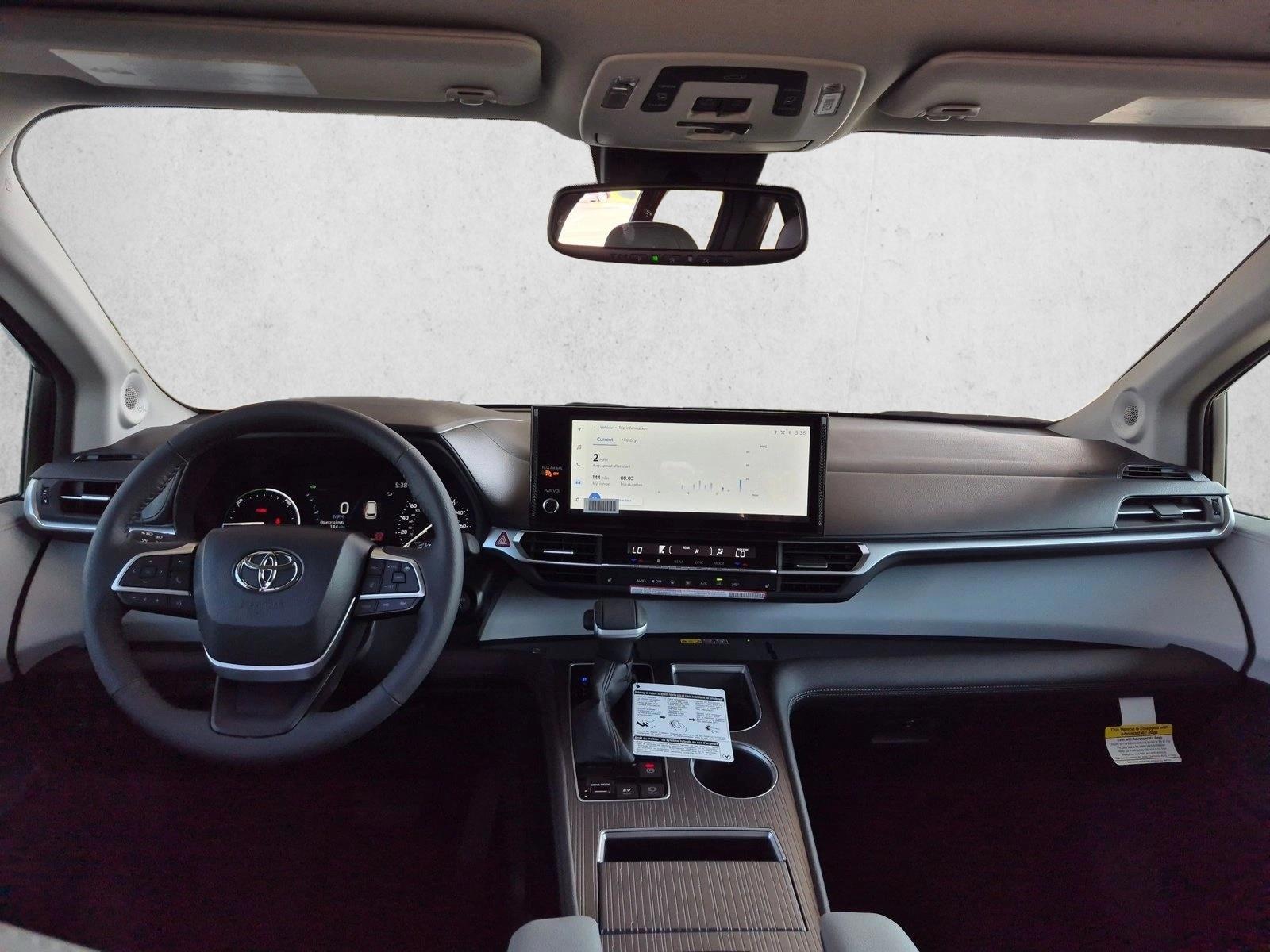 Thumbnail: 2026 Toyota Sienna - 3
