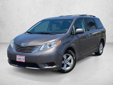 2017 Toyota Sienna LE -
                  Irvine, CA